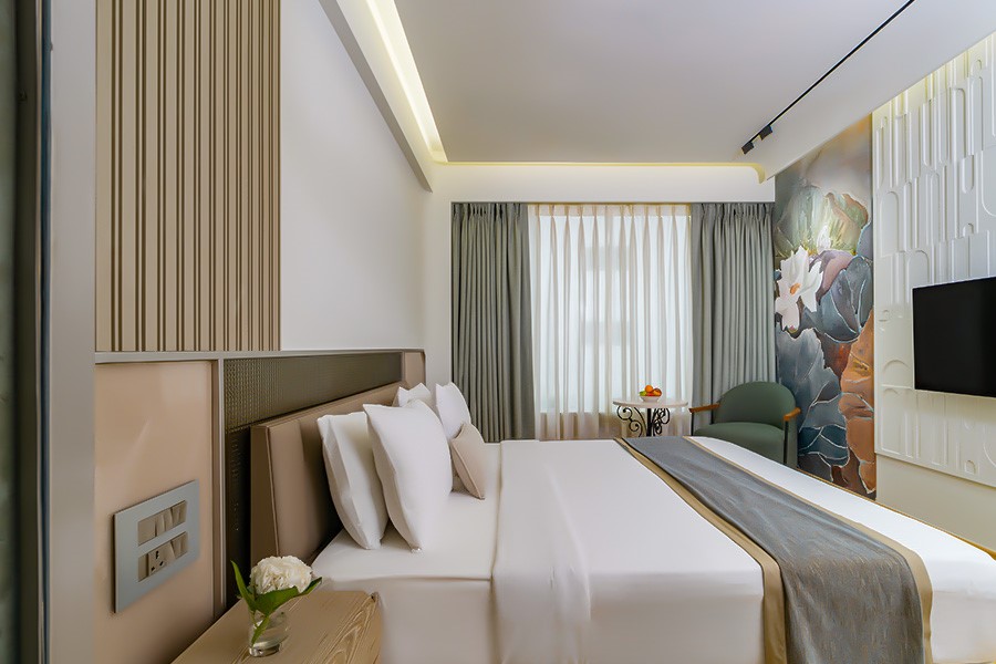 Complimentary Night Stay (Upgraded / Suite)